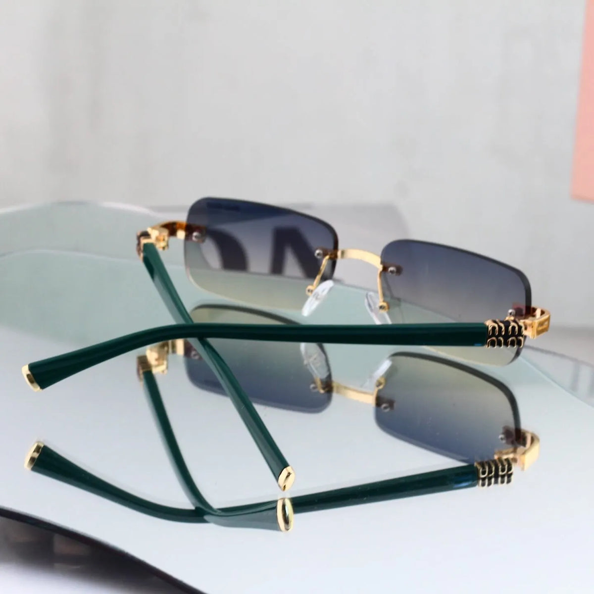 Minimalist Frameless Gradient Shades Sunglasses